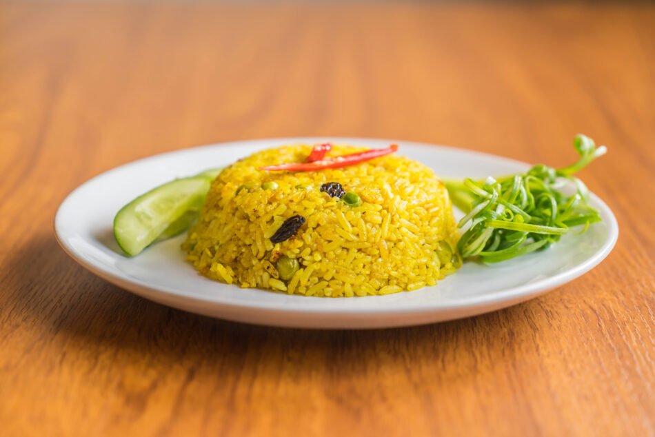 Nasi Kuning Untuk Diet? Ini Cara Membuatnya Lebih Sehat